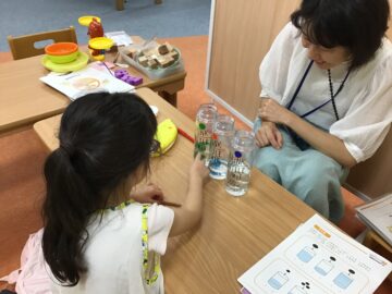 7月のカリキュラム紹介～水のかさくらべ～の画像
